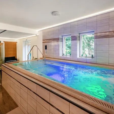 Royal Club Ξενοδοχείο 4*