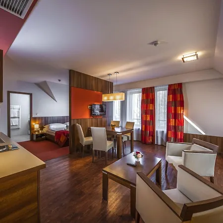 Royal Club Hotel 4*