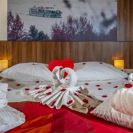 Royal Club Hotel