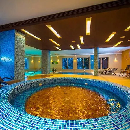 Royal Club Hotel 4*