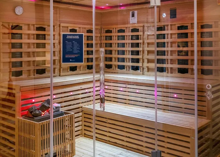 Royal Club Szálloda