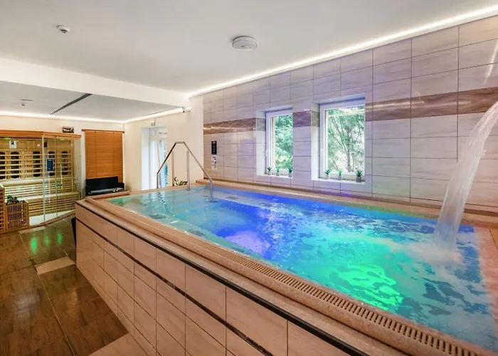 Royal Club Szálloda 4*