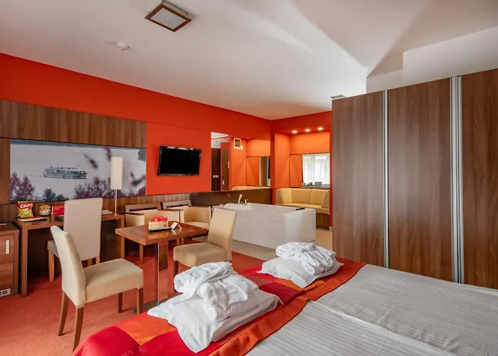 Royal Club Szálloda 4*