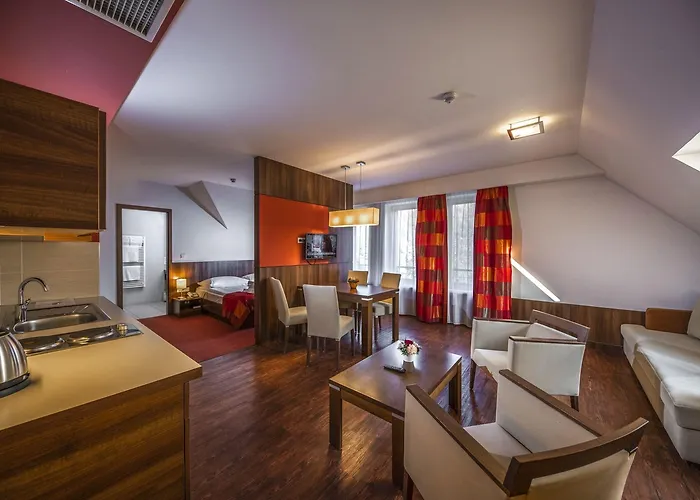 Royal Club Szálloda 4*